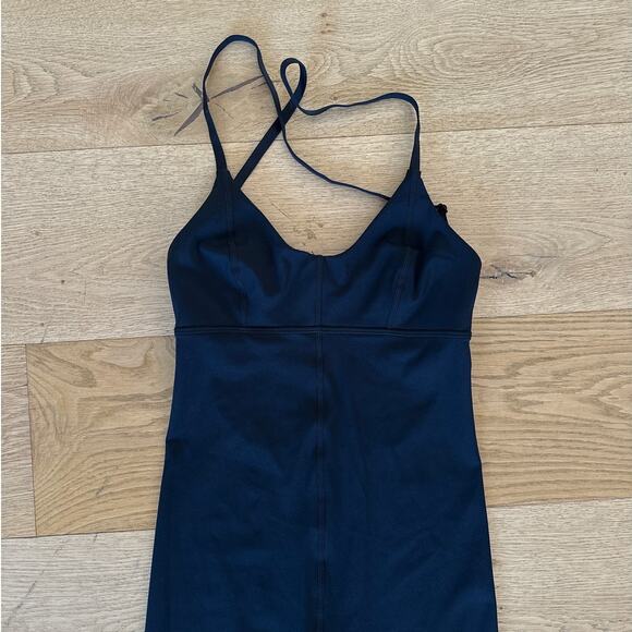 Le Ore - Sleeveless Catsuit in Black - Picture 2 of 4